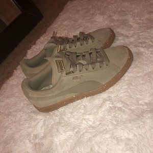 Limited Edition Chinchilla Pumas